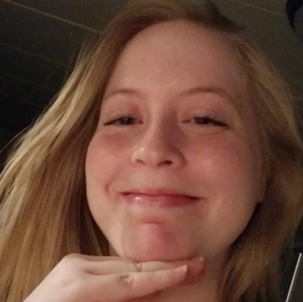 Meet your Posher, Ashlyn the Shopaholic